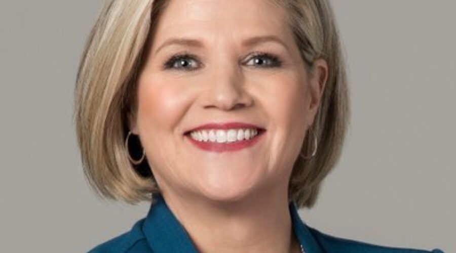 horwath_4 Ontario NDP Leader Targeting Hydro