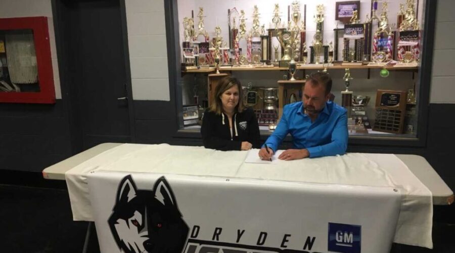 Ice Dogs Sign Partnership With Dryden Minor Hockey For 2018/2019 Season