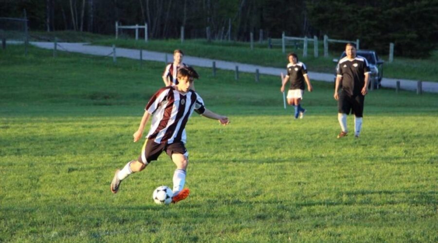 soccer1_1 Caution Edge Breezers; Hurricanes Blank Juventus