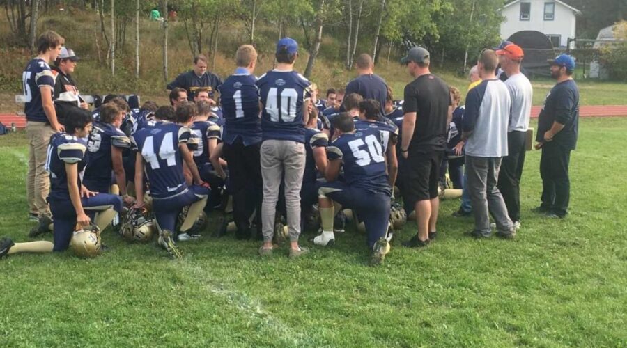 teamhuddle Huskies Spoil Dryden Eagles Homecoming