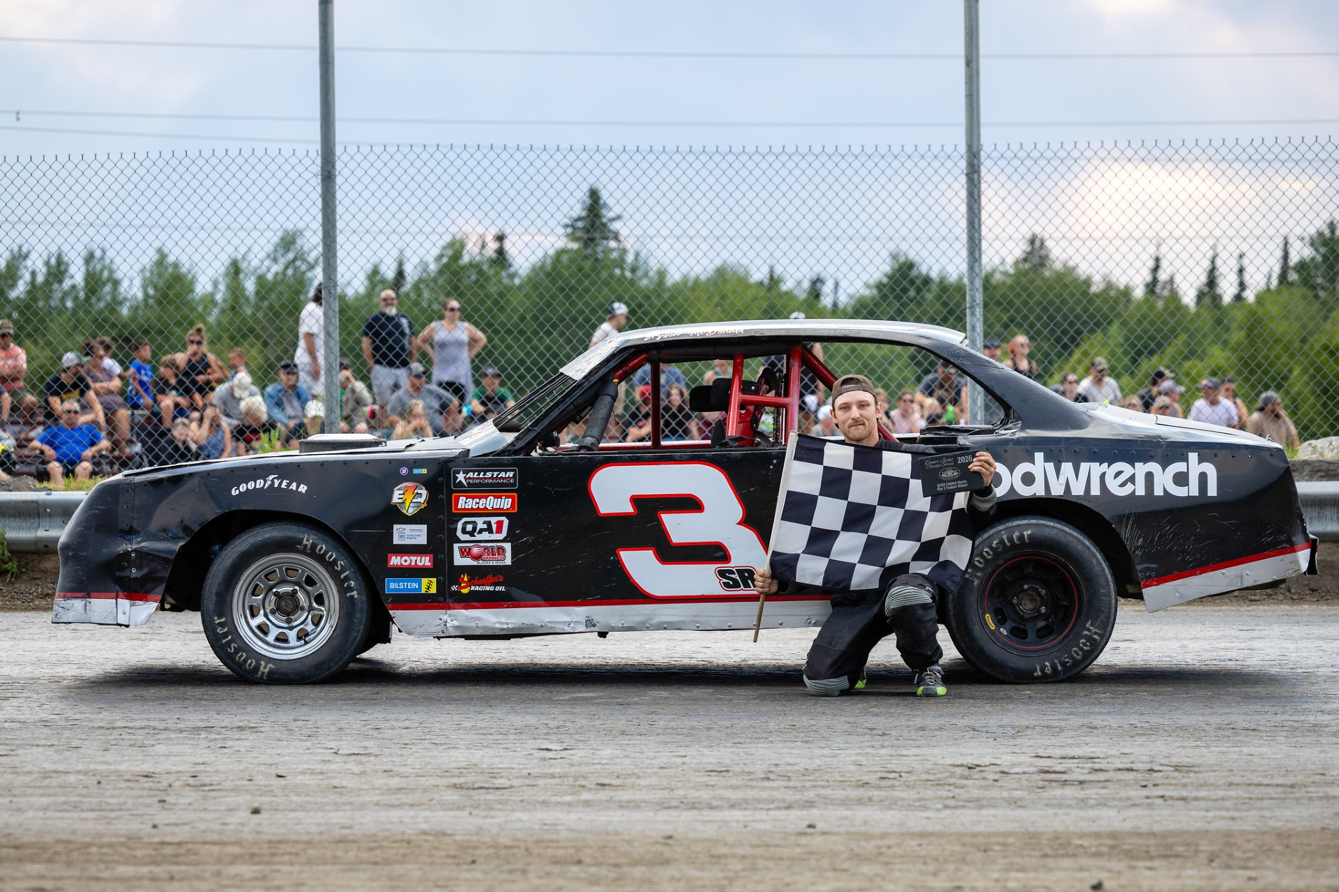 #3SR Bryson McDonald of Kenora, ON won both feature races (his fourth of the season) to claim his first Dinner Jacket Classic Series Championship. (Photo by Laurens Kaldeway)